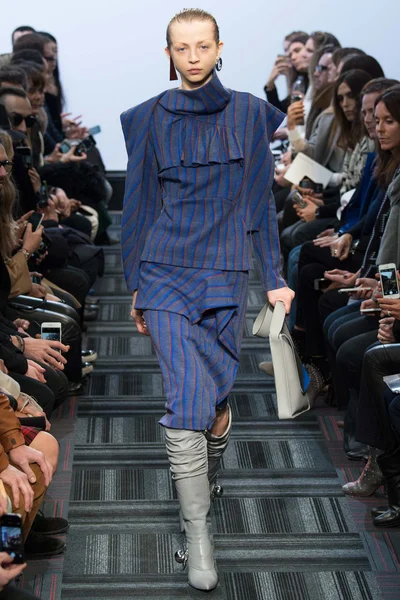 Look 8